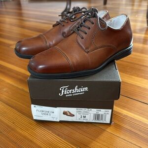 Florsheim boys brown dress shoes size 2 excellent condition!